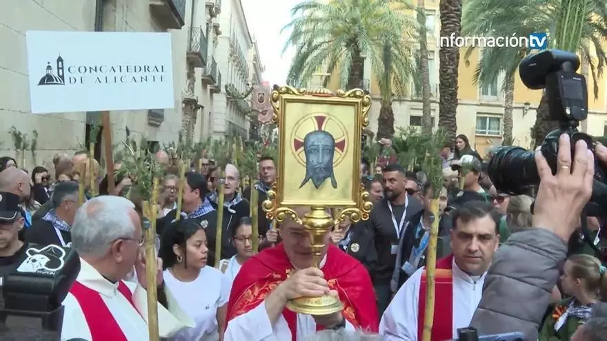 La Santa Faz frena el ritmo para entrar en la historia como Bien de Interés Cultural