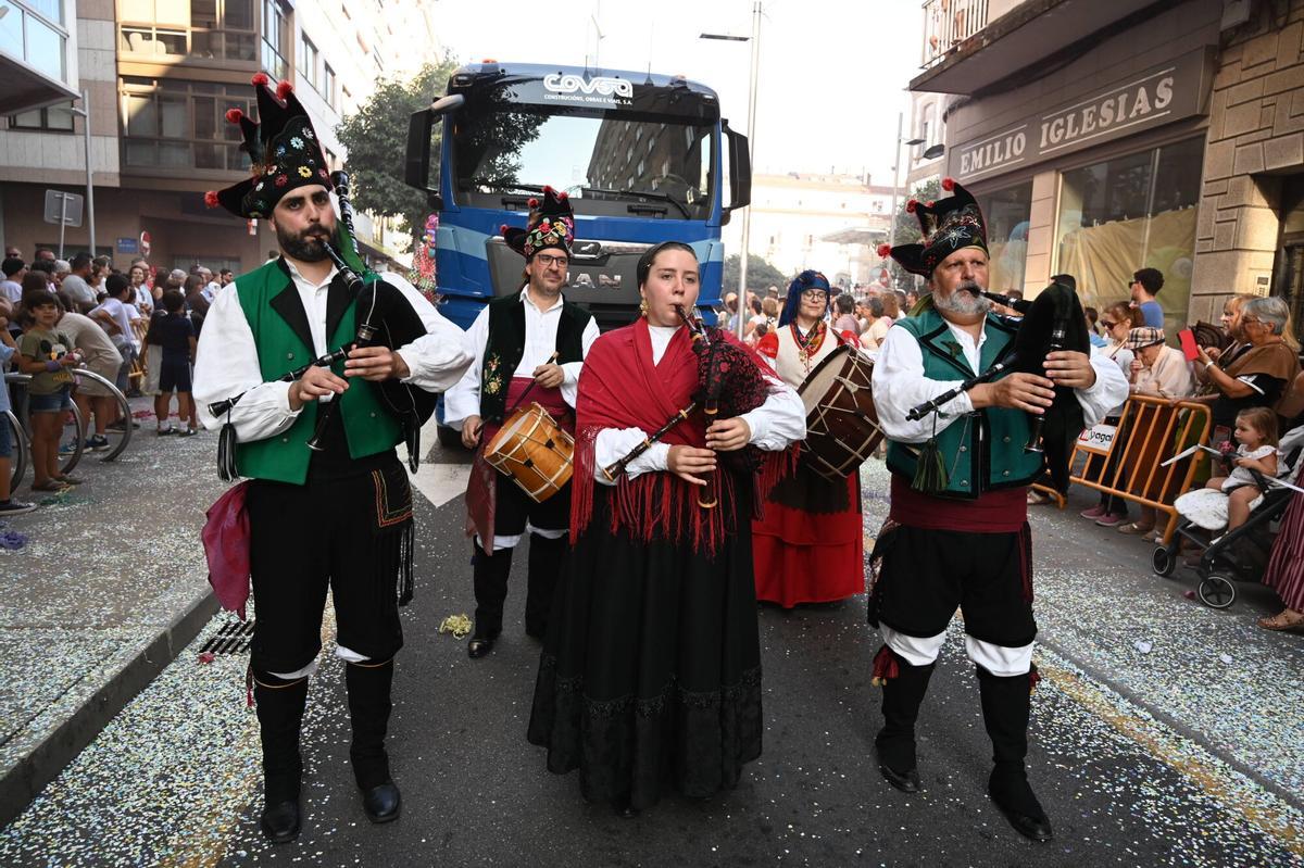 El desfile de la Batalla de las Flores de Pontevedra, en imágenes El desfile de la Batalla de las Flores de Pontevedra, en imágenes
