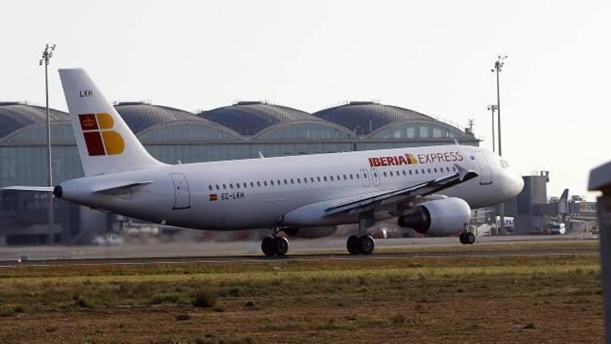 Iberia se retira de El Altet y cede a Air Nostrum sus vuelos entre Alicante y Madrid