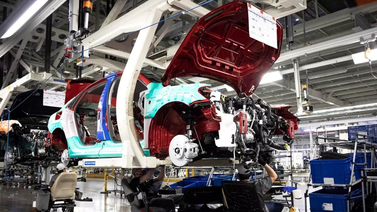 Volkswagen Passat'ın üretimi (zaten tamamlandı) Chattanooga fabrikasında (ABD).