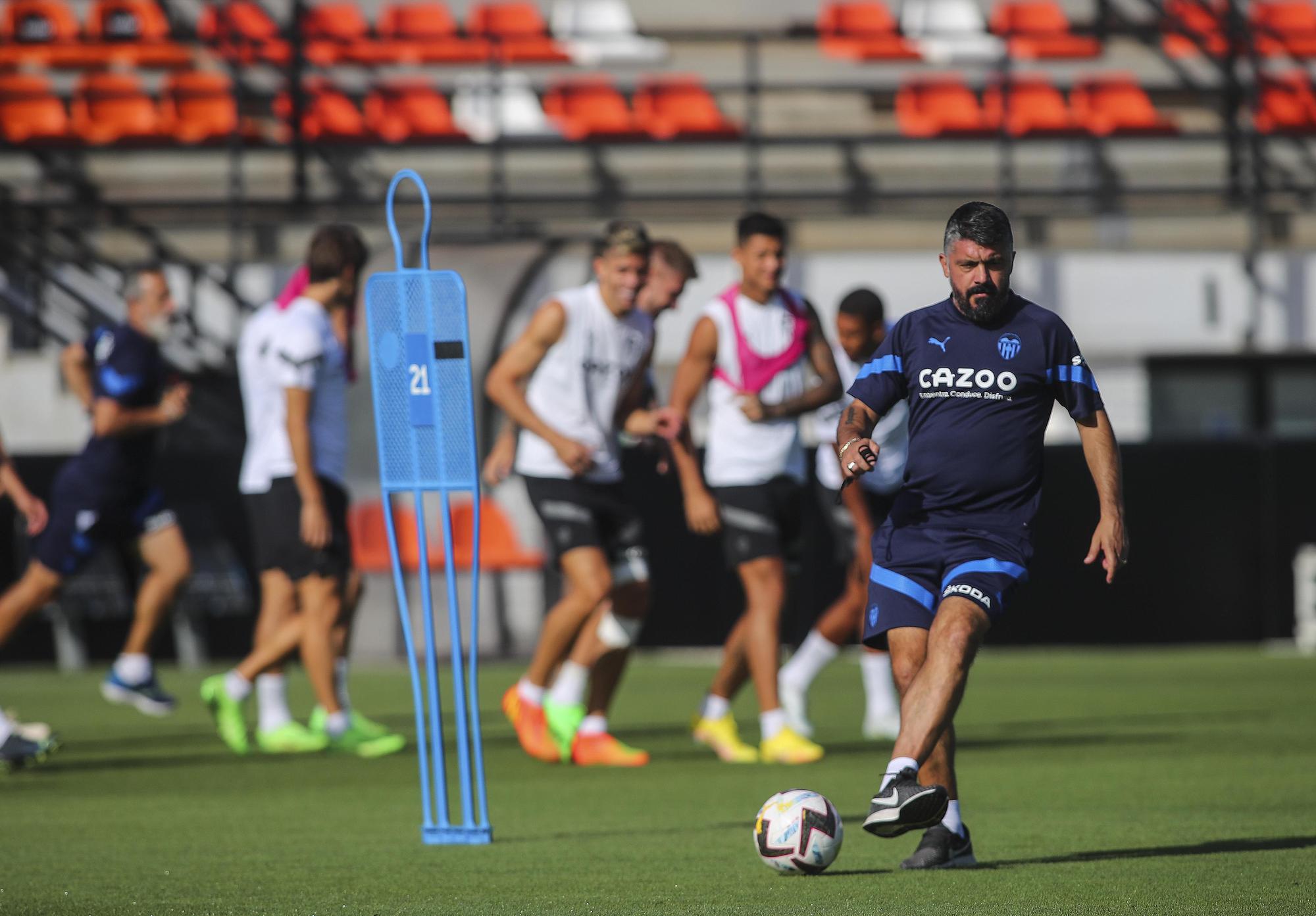 Así ha sido el entrenamiento del Valencia con los fichajes nuevos