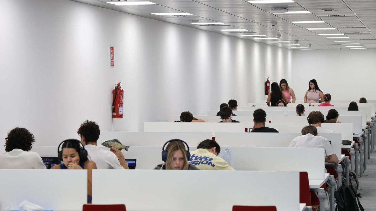 Aula de estudio de la UNED en el Auditorio Mar de Vigo.