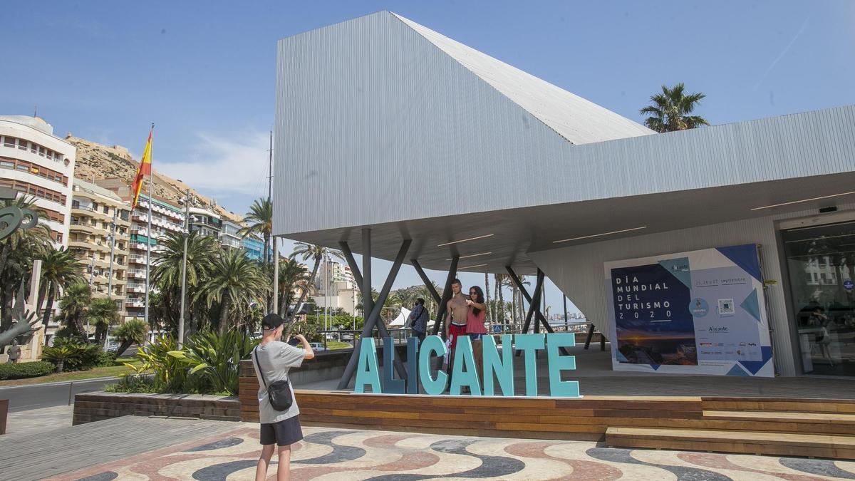 La izquierda rechaza acudir a la inauguración de la Oficina de Turismo de  Alicante - Información