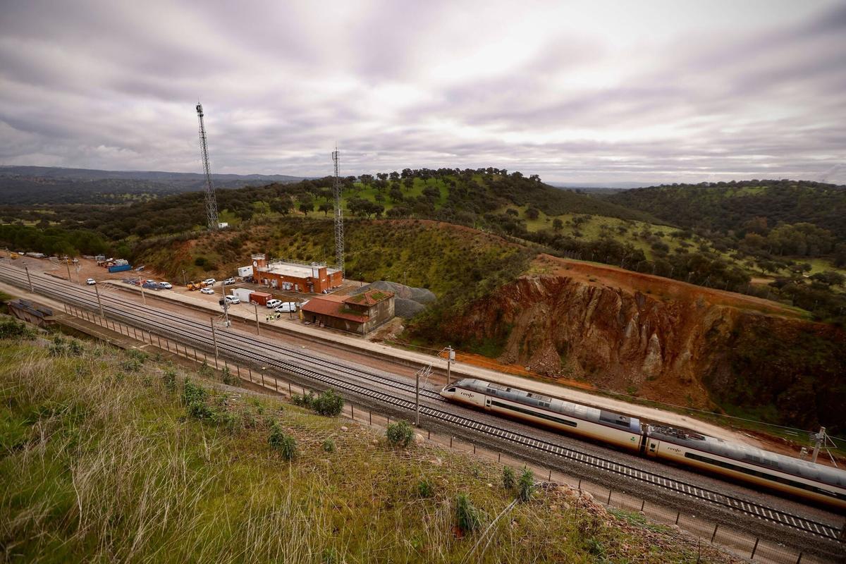 Vuelven a circular los trenes AVE e Iryo entre Córdoba y Madrid. Trenes pasando por Adamuz.