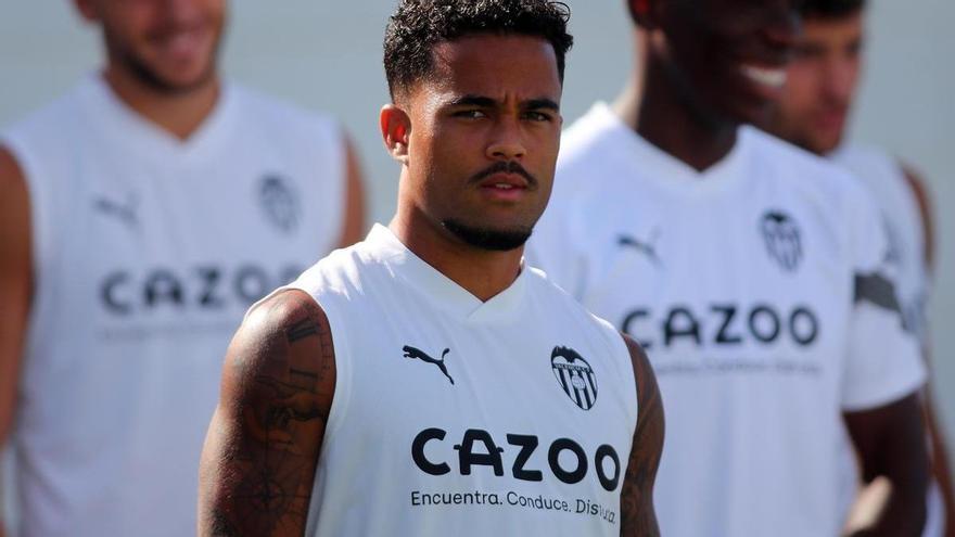 Justin Kluivert, tras la estela de Mestre y Rufete