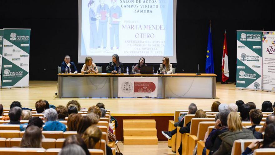 La enfermera oncológica, clave en el equipo médico