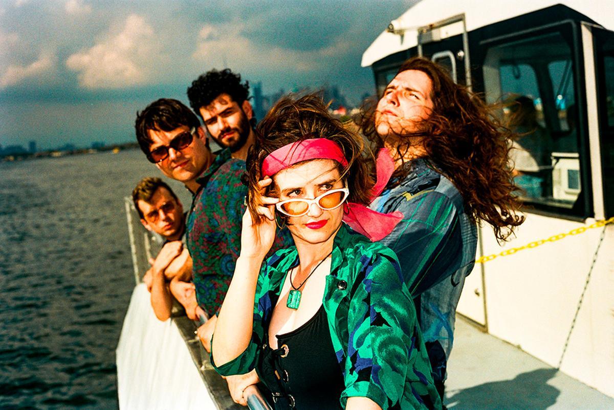 Bodega y Getdown Services ponen acento inglés al Phe