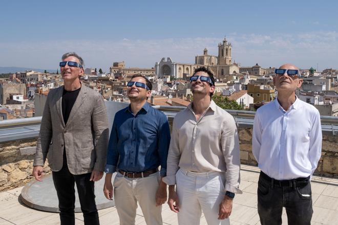El Ayuntamiento de Tarragona reparte cerca de 23.000 gafas gratuitas para ver el eclipse solar del 12 de agosto