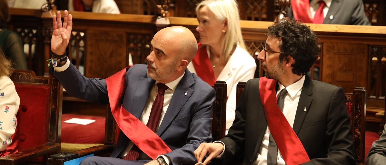 El candidat del PP a Barcelona, Daniel Sirera, durant el ple d'investidura a l'Ajuntament de Barcelona