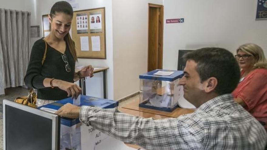 La consulta vecinal para elegir  alcaldes pedáneos en Elche sólo moviliza al 16,7% del electorado