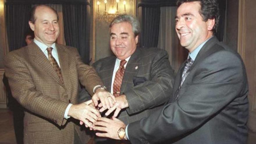 Luis Esteban, Luis Díaz Alperi y Enrique Ortiz, el día de la compra del Hércules.