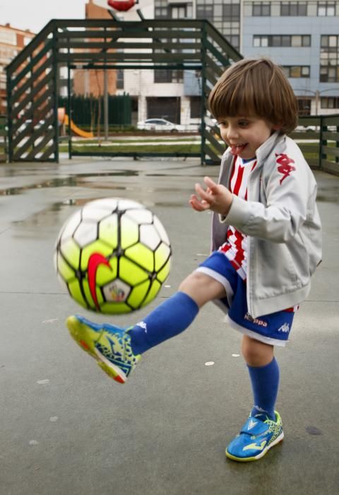 Alex Devesa Alvarado, el niño de 3 años que sabe toda la alineación del Sporting