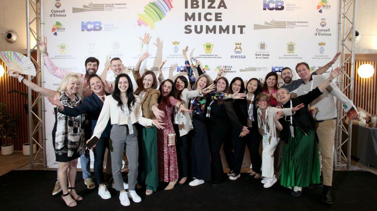 Representantes de Ibiza Convention Bureau y del Palacio de Congresos de Ibiza, con los agentes de eventos invitados.