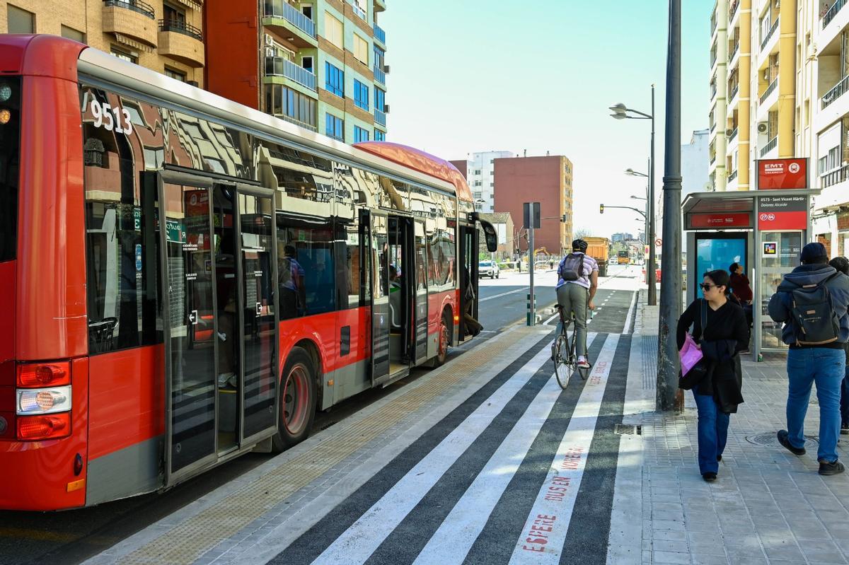 Parada de la EMT en la ciudad de València.