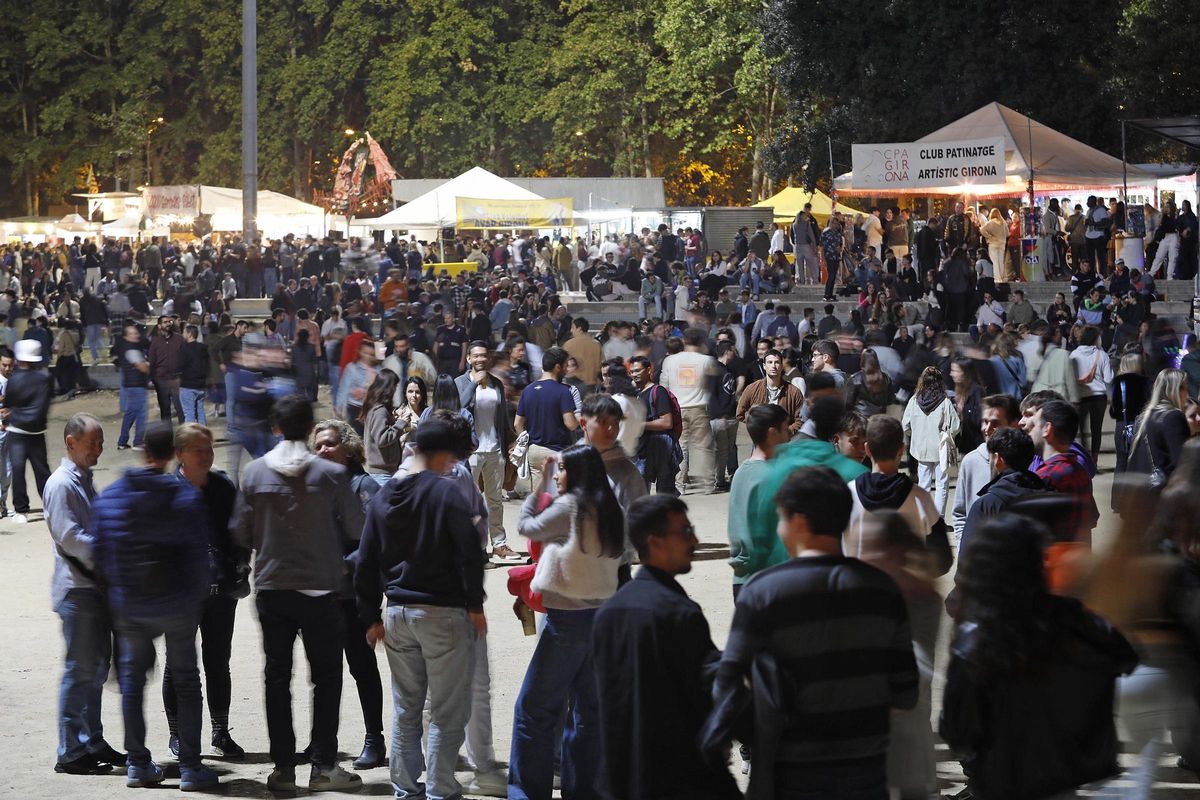 Lesplanda de La Copa durant un dia de Fires de lany passat. Lesplanda de La Copa durant un dia de Fires de lany passat.