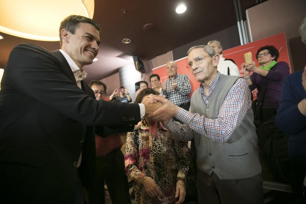 Asamblea con Pedro Sánchez en Oviedo