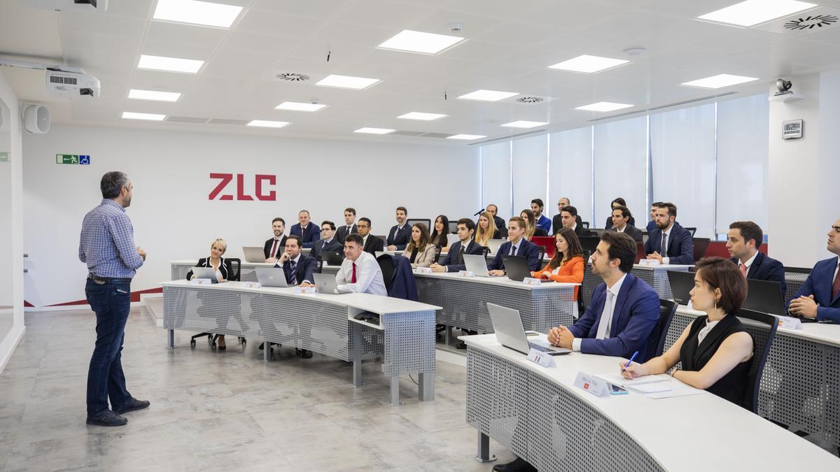 Zaragoza Logistics Center es un instituto de investigación y formación afiliado al Instituto Tecnológico de Massachusetts (MIT) y a la Universidad de Zaragoza (UZ) especializado en logística y gestión de la cadena de suministro