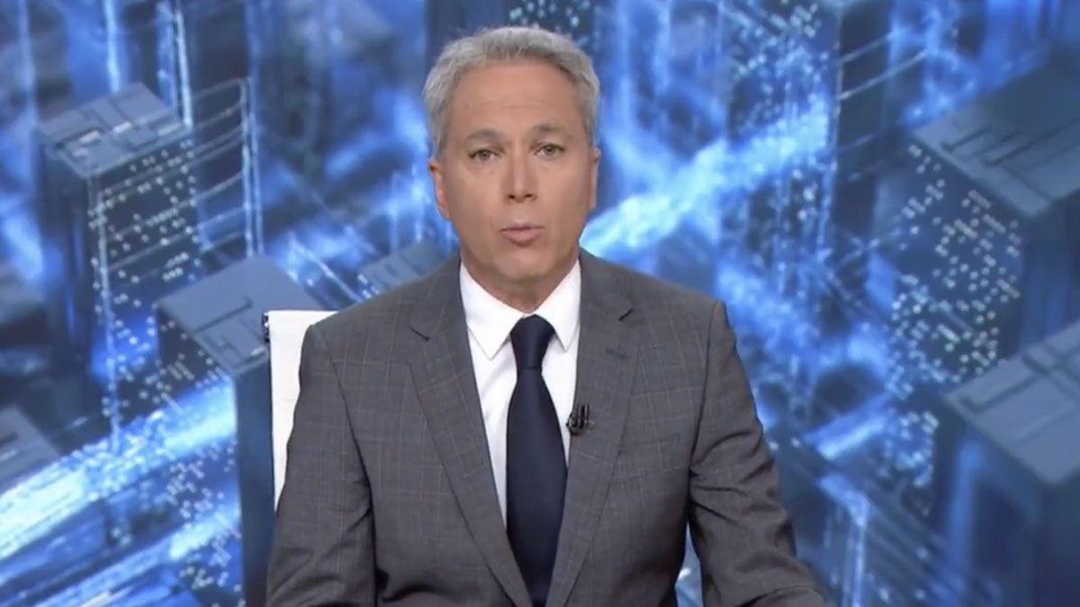 Vicente Vallés defiende a Pedro Sánchez de un diputado del Partido Popular: "Nunca dijo eso"