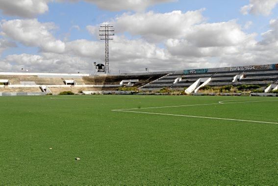 Das Estadi Balear an der Ringautobahn von Palma liegt seit viereinhalb Jahren brach. Jetzt will Atlético Baleares seine frühere Heimstätte wieder auf Vordermann bringen.