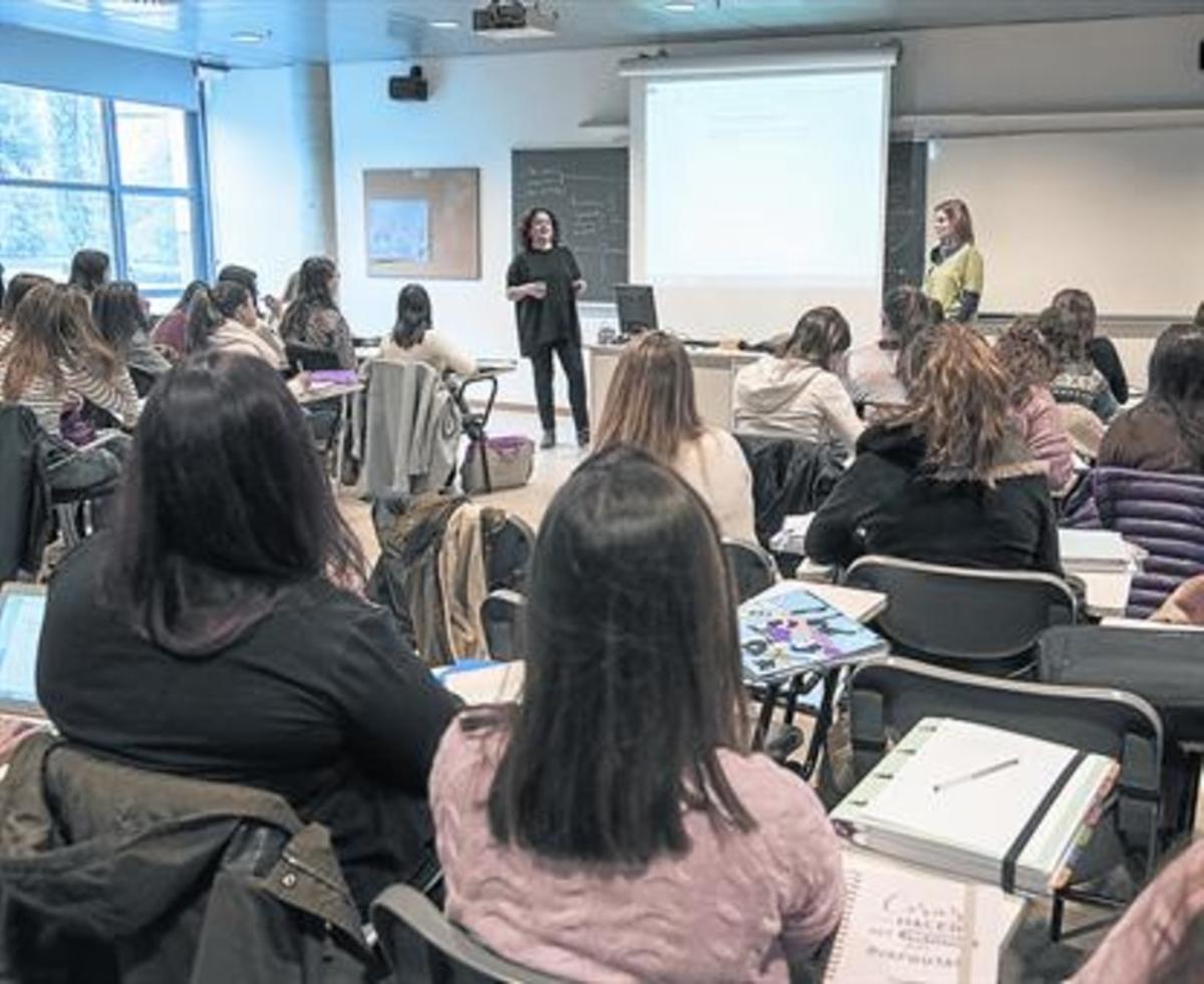 FUTUROS MAESTROS Clase de Educación Infantil en la Universitat de Lleida.