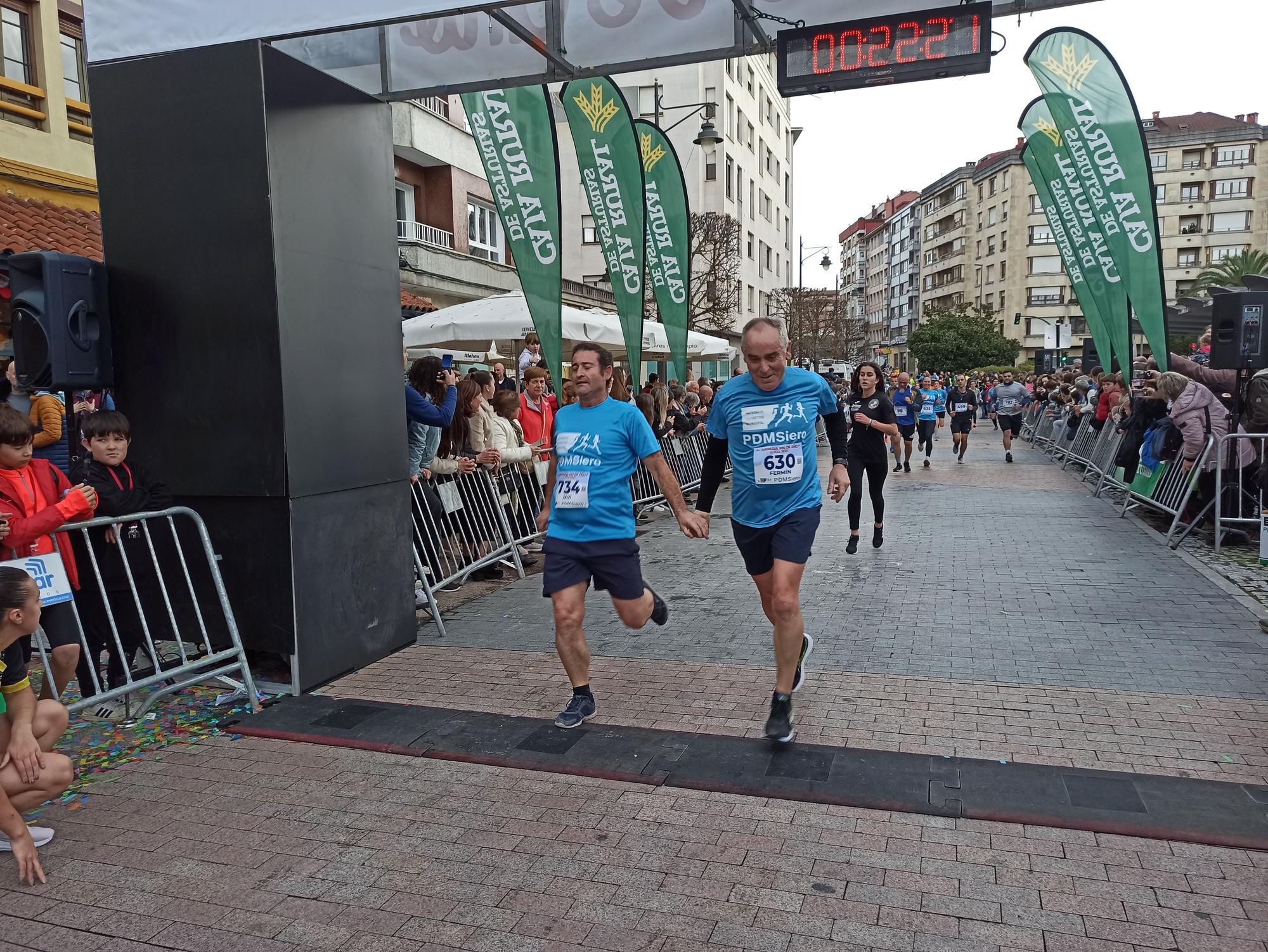 Casi 1.500 participantes disputan la carrera de Fin de Año de Pola de Siero