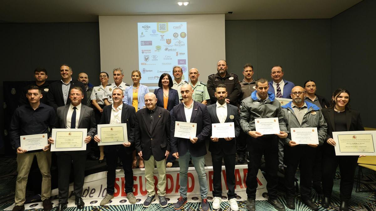 Entrega de condecoraciones de guardias jurado en Ibiza