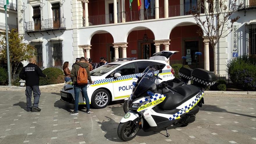 Nuevo vehículo híbrido para la Policía de Priego