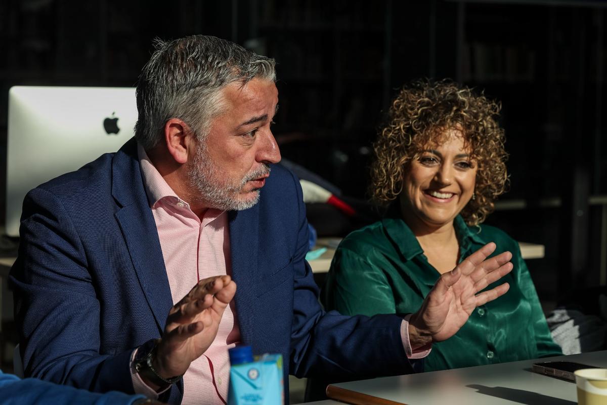 Pablo Vilches, CEO de Liga F, junto a la presidenta Bea Álvarez en el encutro con los medios de comunicació
