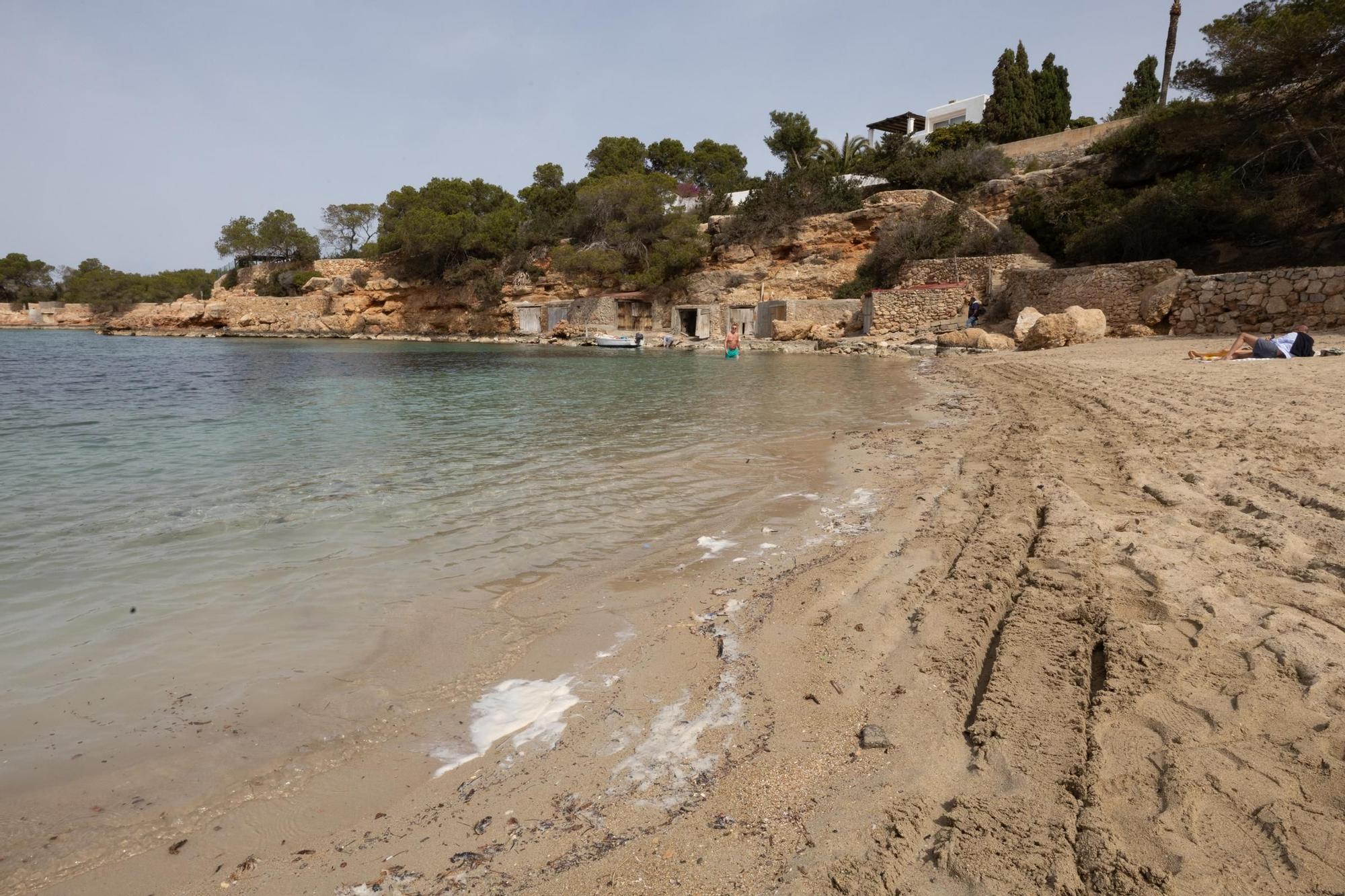 Galería: Inician los trabajos de protección de taludes de la playa de Cala Gració