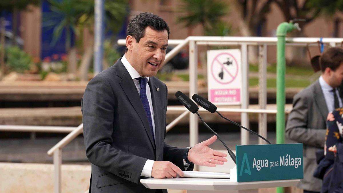 El presidente de la Junta, Juanma Moreno, en una inauguración en Málaga.