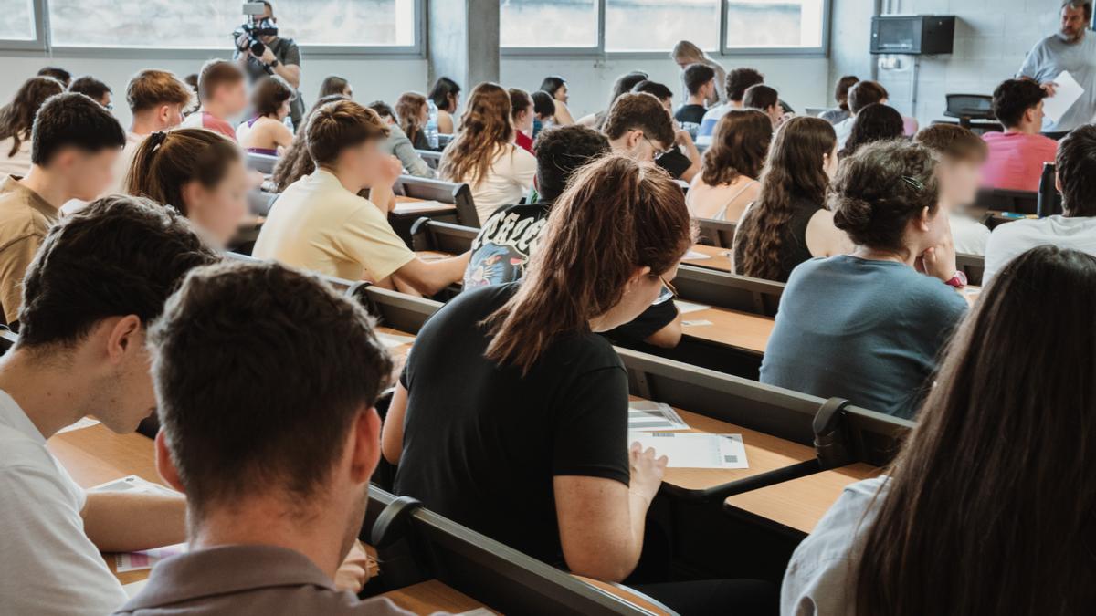 Primer día de Selectividad en la UIB.