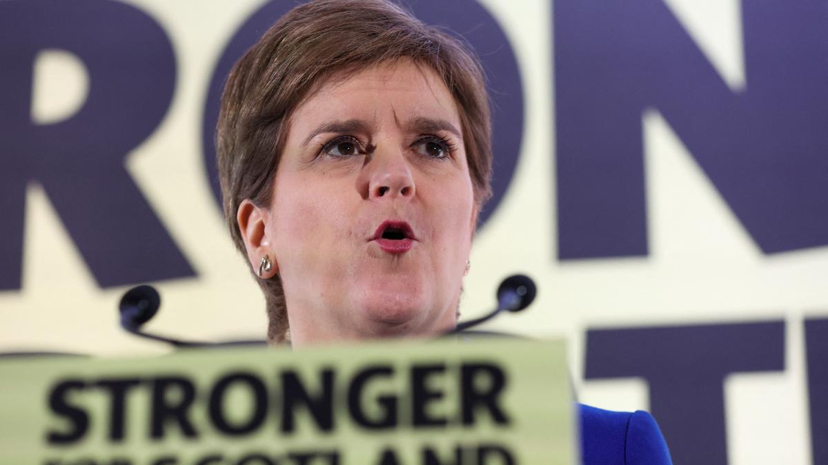 La ministra principal de Escocia, Nicola Sturgeon, durante la rueda de prensa ofrecida este miércoles en Edimburgo.