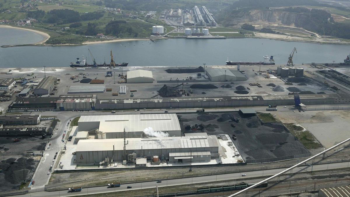 Panorámica de Chemastur, en el Puerto de Avilés.