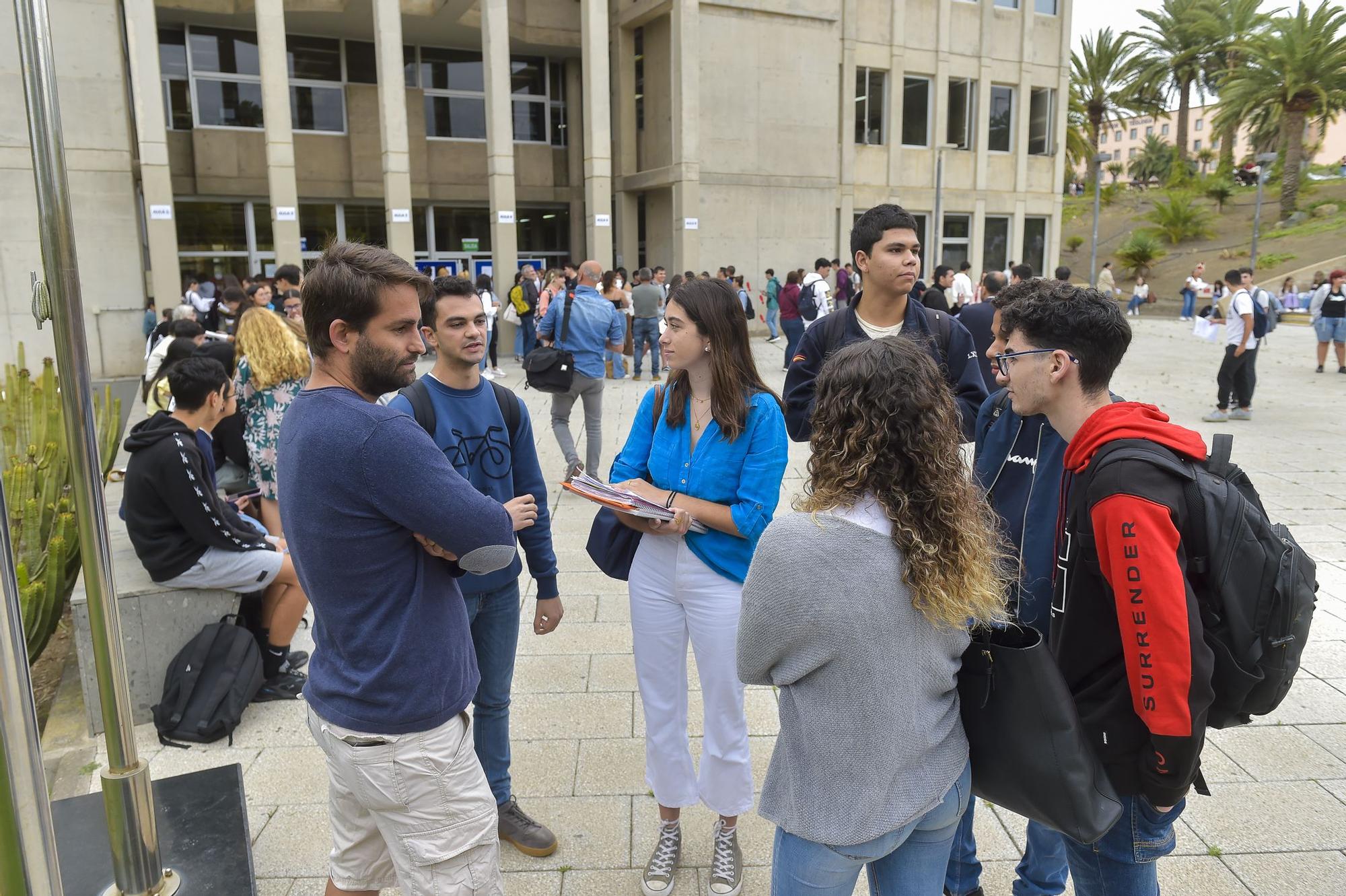 Primer día de la prueba extraordinaria de la EBAU 2022 en la ULPGC