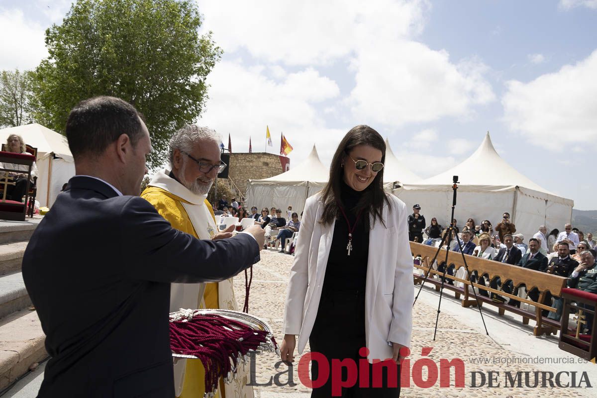 Fiestas de Caravaca | Imposición de cruces a los nuevos hermanos cofrades de la Vera Cruz