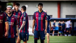 Martín Krug, el prometedor defensa con triple nacionalidad que derriba la puerta de Orriols