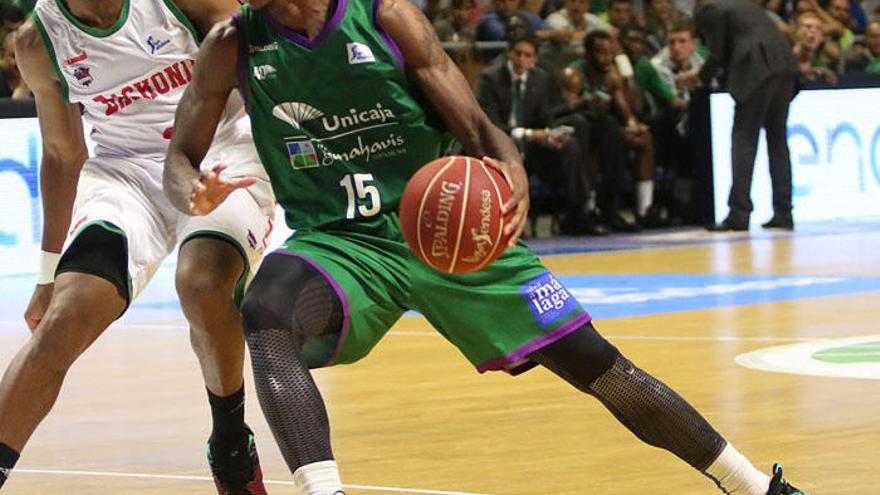 Jamar Smith, ante el Baskonia, donde ayudó con 15 puntos.