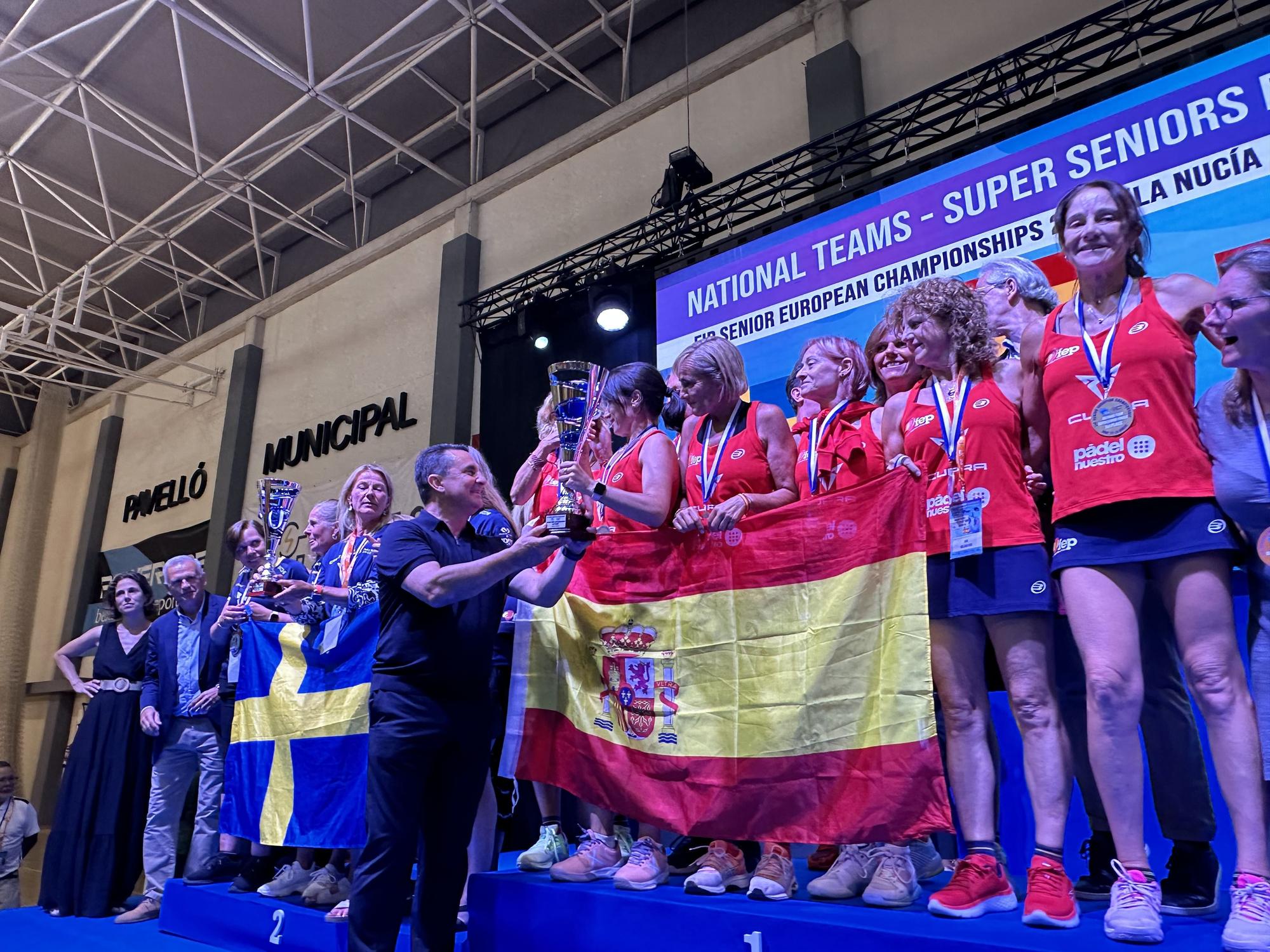 España hizo pleno en las categorías Sénior y Súper Sénior masculinas y femeninas del I Campeonato de Europa de Veteranos FIP, alzándose con los cuatro oros y los cuatro trofeos de campeones.
