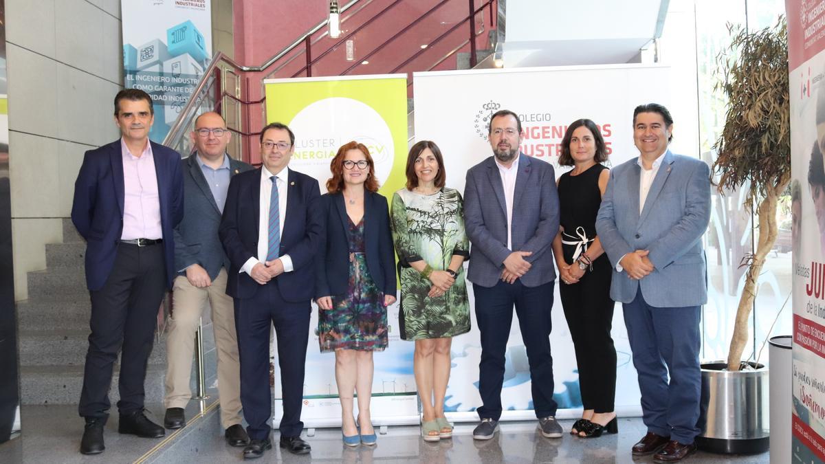 Ponentes y organizadores de la jornada, en el Colegio de Ingenieros Industriales.