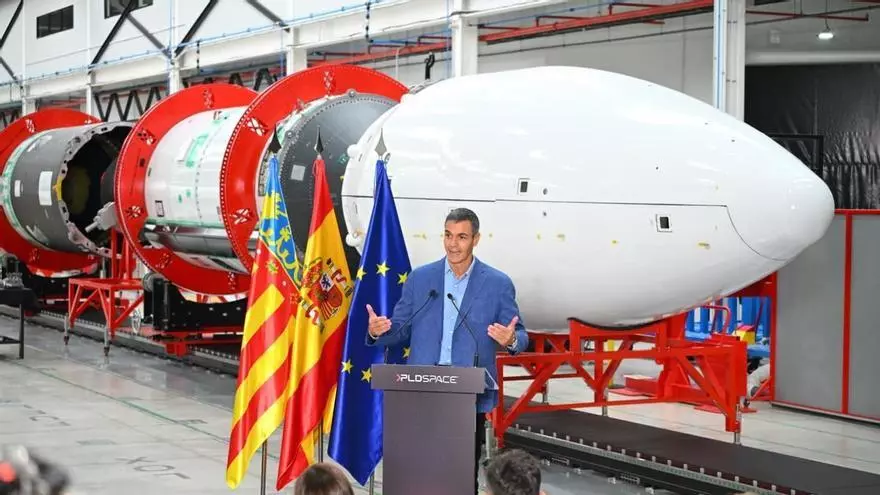 PLD Space muestra durante la visita de Sánchez el nuevo Miura 9 para satélites de mayor tamaño