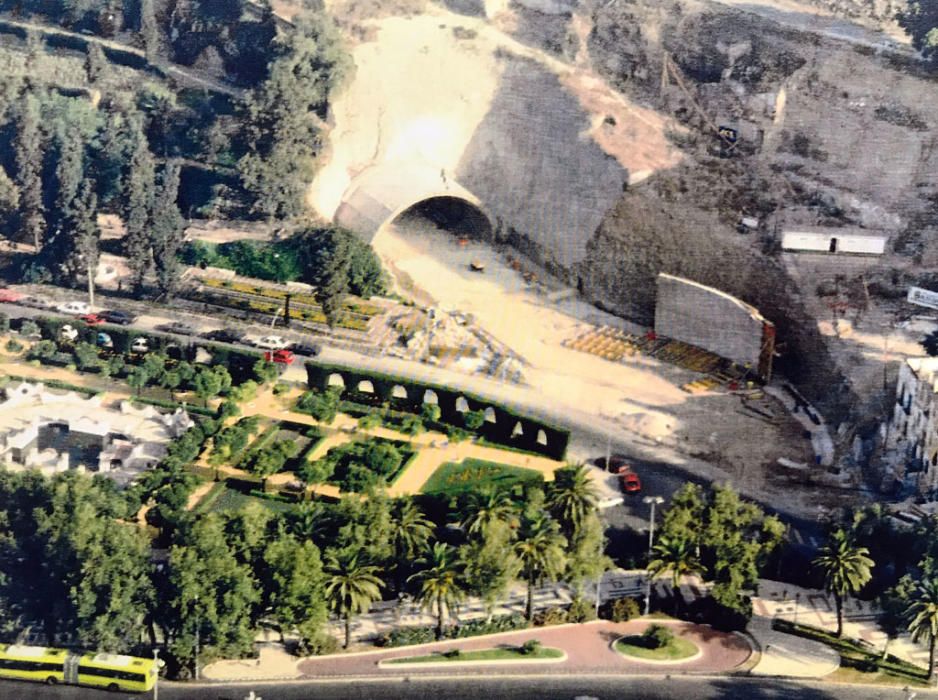 Las obras se iniciaron en el lado de la plaza de la Merced y duraron año y medio, hasta marzo de 1999.