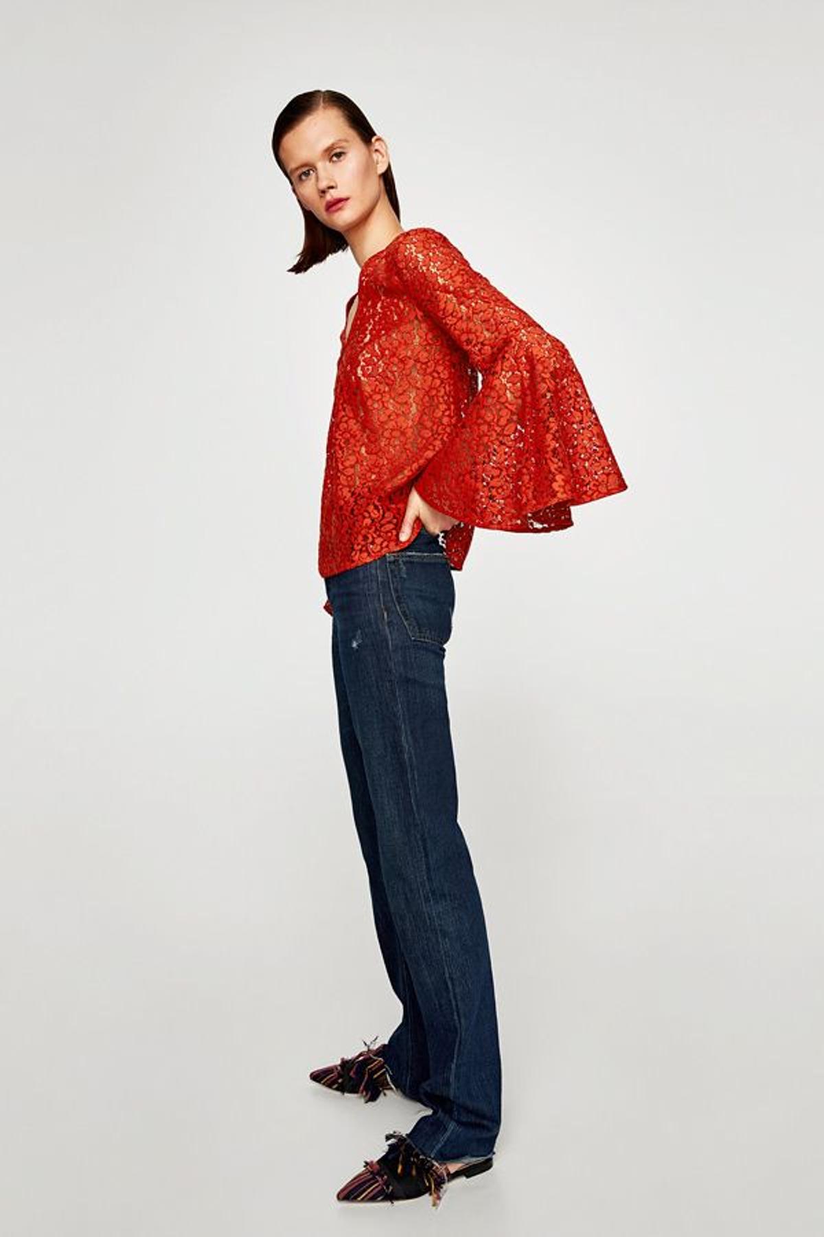 Rebajas en Zara: blusa de encaje naranja
