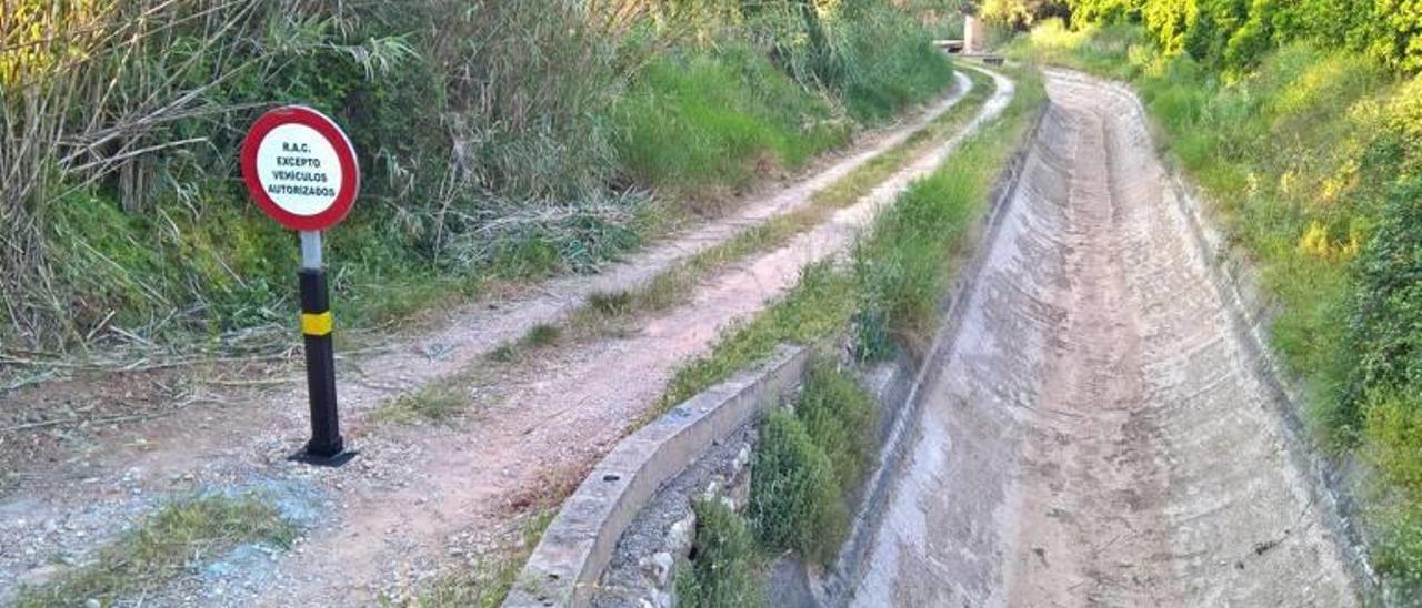 Un tramo de la Real Acequia de Carcaixent a su paso por Sumacàrcer en una imagen de archivo.