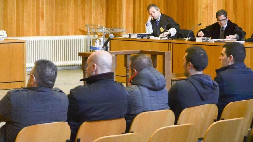 Acusados de formar una banda criminal que operaba en Galicia alegan ser empresarios