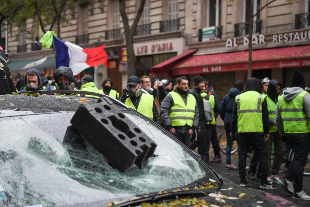 Enfrentamientos entre ''chalecos amarillos'' y Policía en París