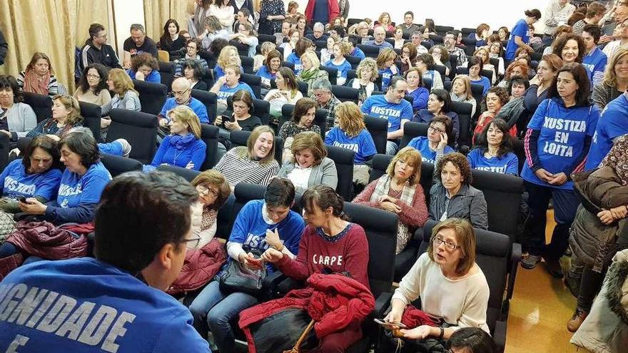 Asamblea en Vigo de los tres sindicatos que no apoyaron el preacuerdo. // Marta G. Brea