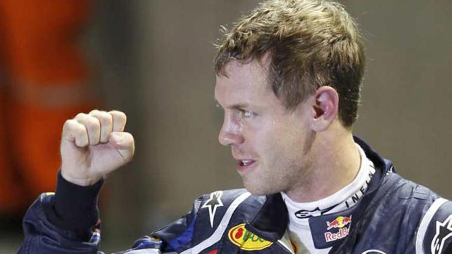 Vettel celebra su undécima &quot;pole&quot; del año, ayer en Singapur.