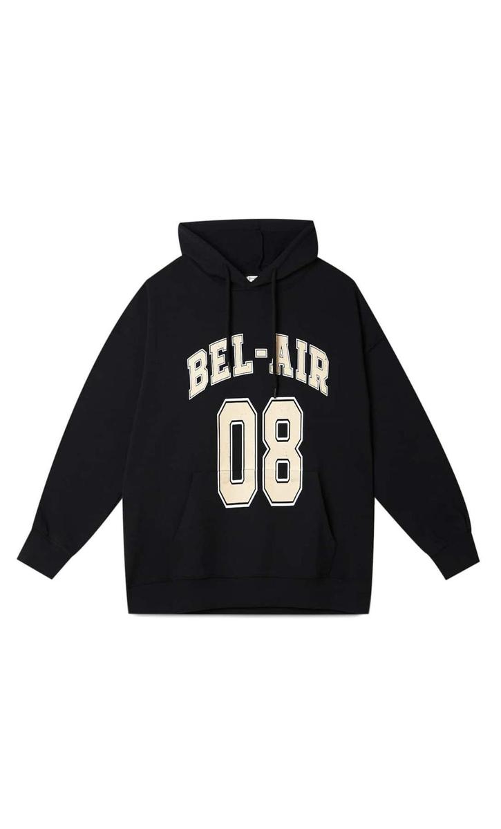 Sudadera con capucha de Bel-Air de Stradivarius. (Precio: 19,99 euros)