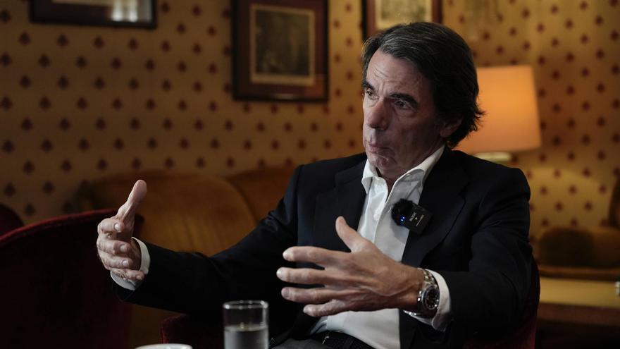 José María Aznar, expresidente del Gobierno: &quot;El PSOE es un partido destruido, España no puede tener un presidente atrincherado&quot;