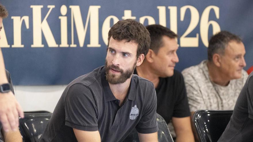 Carlos Flores, tècnic assistent del Kids&Us Manresa: "L'equip està entenent bé quina és la idea de joc que volem"